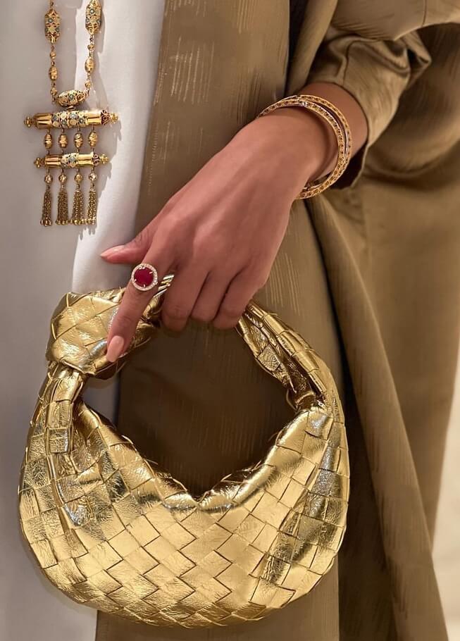 "Isabella gewebte Mini-Handtasche, Schwarz, handgewebt, elegant, vielseitig, Damenhandtasche, modernes Design, kompakt"