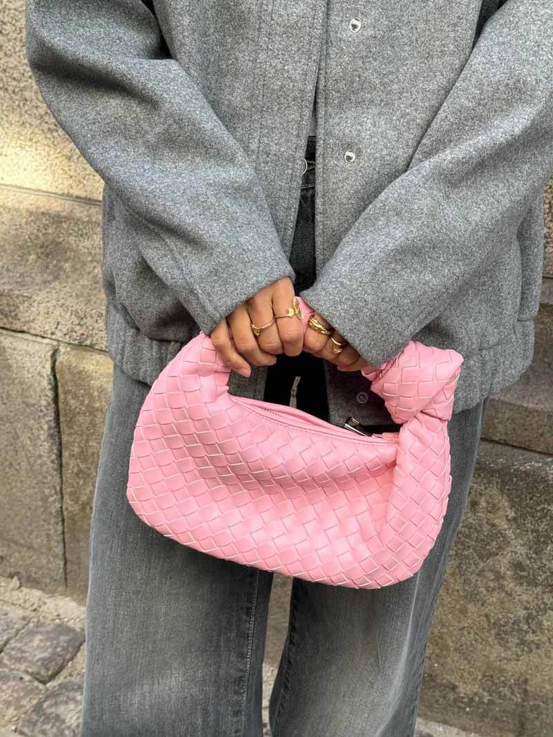 "Isabella gewebte Mini-Handtasche, Schwarz, handgewebt, elegant, vielseitig, Damenhandtasche, modernes Design, kompakt"