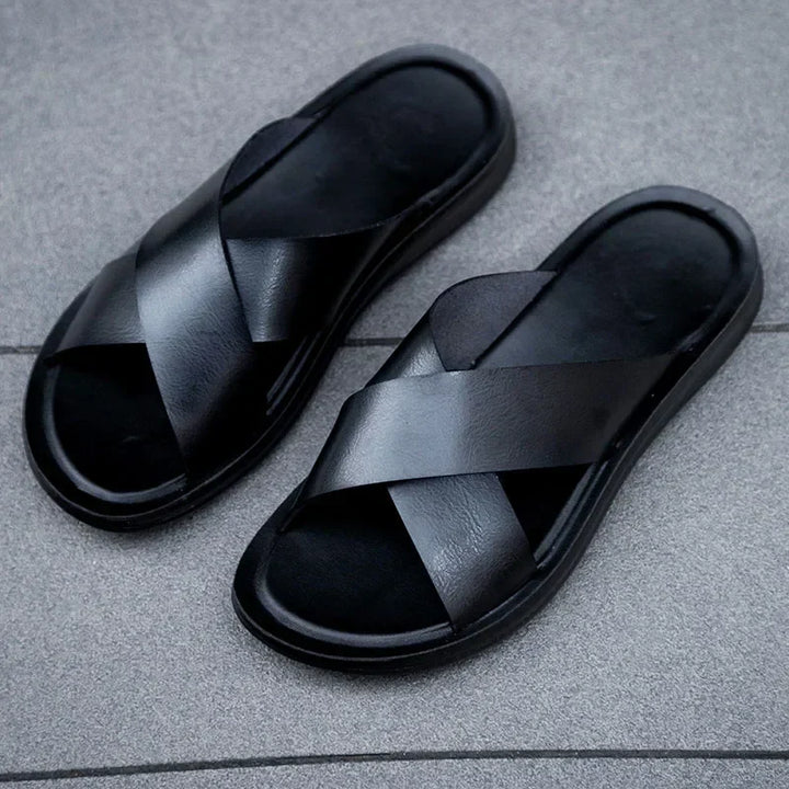 "Italienische Herrenleder-Sandalen, Slip-On, klassisch, braun, für Sommer, hochwertiges Leder, elegantes und bequemes Design"