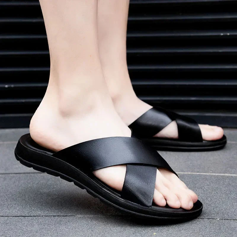 "Italienische Herrenleder-Sandalen, Slip-On, klassisch, braun, für Sommer, hochwertiges Leder, elegantes und bequemes Design"