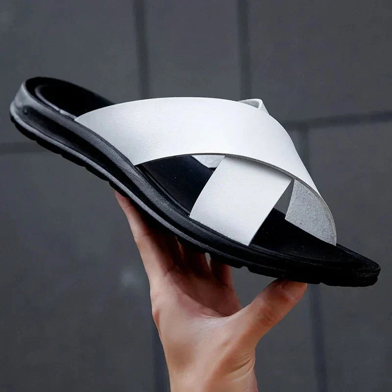 "Italienische Herrenleder-Sandalen, Slip-On, klassisch, braun, für Sommer, hochwertiges Leder, elegantes und bequemes Design"