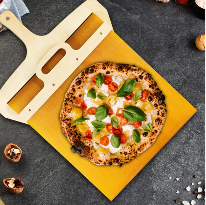 "Italienischer Pizzaschieber aus Birkenholz, elegant und robust, perfekte Größe und Handwerkskunst für authentische Pizza."
