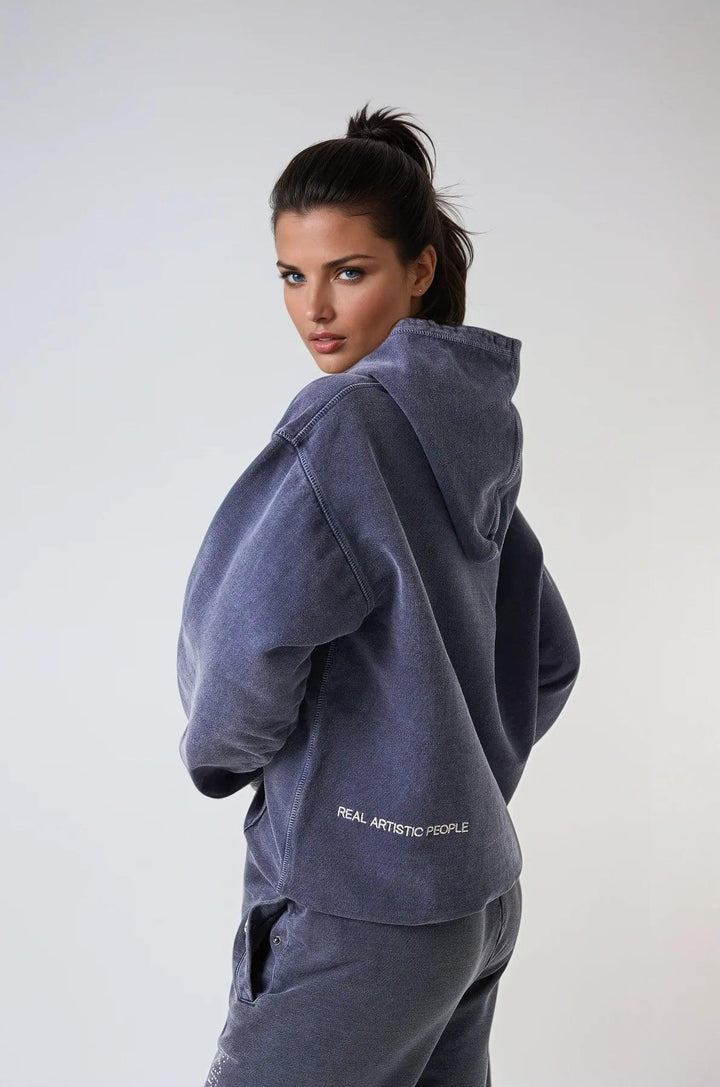 "Kapuzenpullover für Herren, lässig und bequem, ideal für jede Saison, mit klassischem Design und weichem Material."
