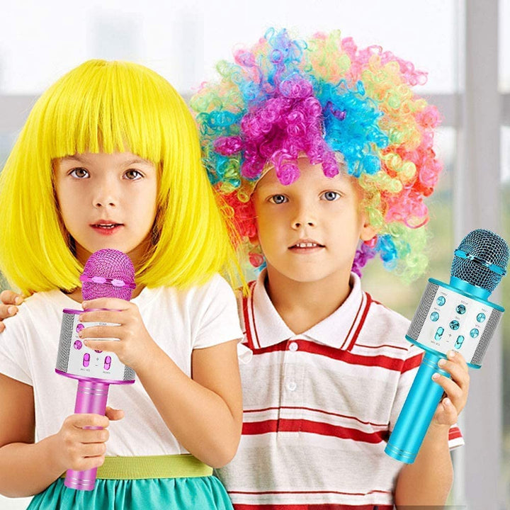"Kinder Karaoke Mikrofon in lebhaften Farben, tragbar mit Bluetooth, ideal für spaßige Karaoke-Partys und Unterhaltung."