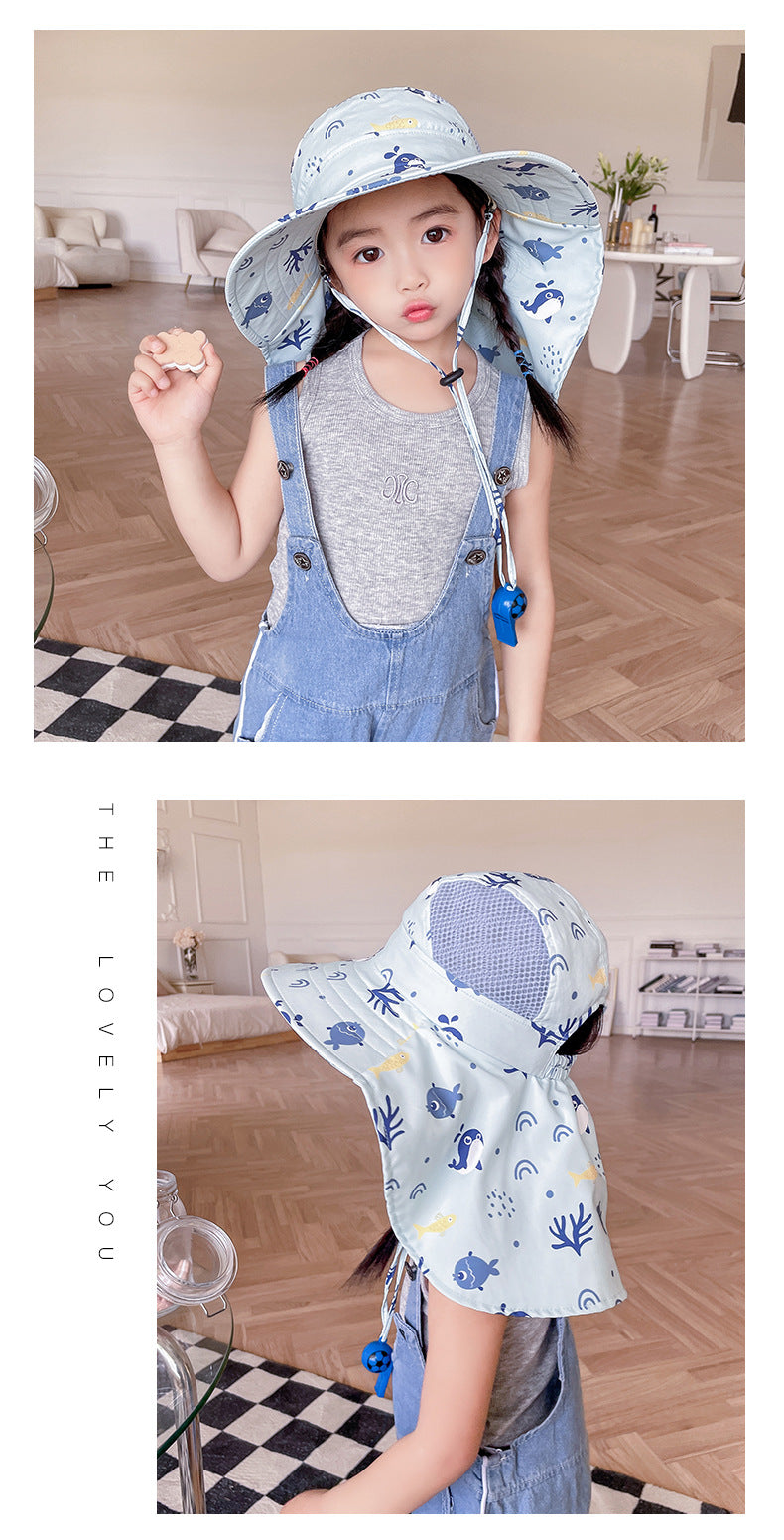 "Kinder Sonnenhut mit UPF 50+, breite Krempe & verstellbaren Kinnbändern für optimalen Schutz & Komfort."