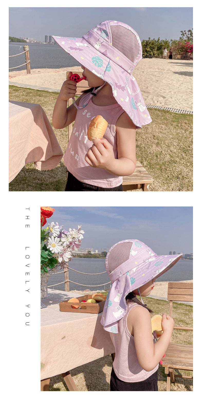 "Kinder Sonnenhut mit UPF 50+, breite Krempe & verstellbaren Kinnbändern für optimalen Schutz & Komfort."