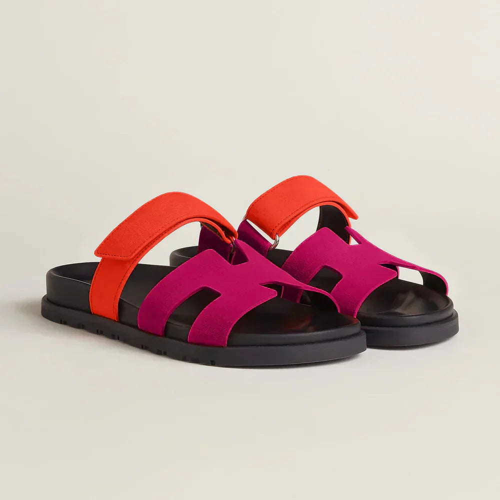 "Klara Chypre Sandalen, eleganter Sommerschuh mit verstellbaren Riemen, gepolsterter Sohle und rutschfestem Design."