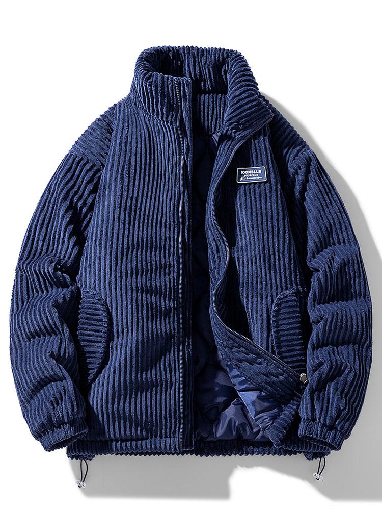 "Klassische Herren-Cordjacke mit zeitlosem Design, elegantem Schnitt und praktischen Taschen für vielseitige Outfits."