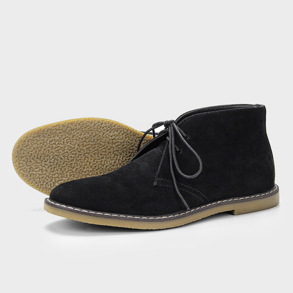 "Klassische Herren Desert Boots aus edlem Leder, robuste Gummisohle, zeitloses Design, vielseitig kombinierbar."