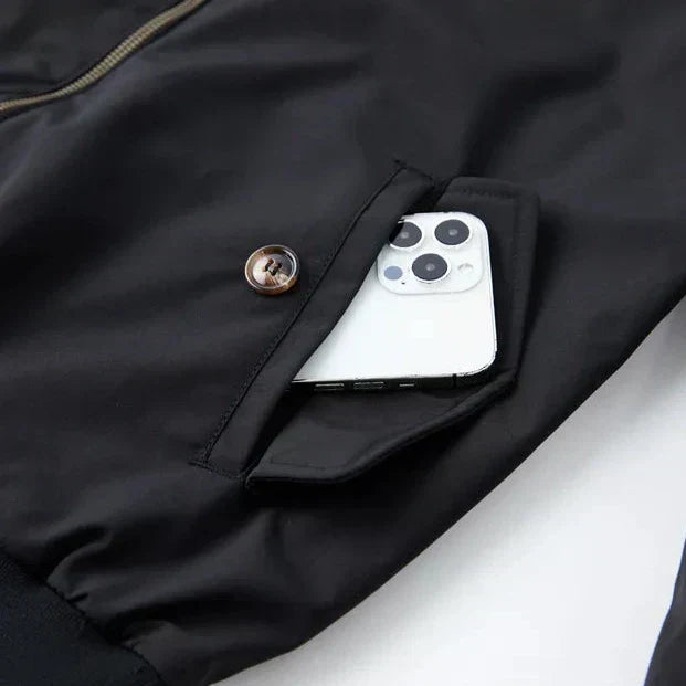 "Klassische Herren Übergangsjacke in zeitlosem Design, vielseitig, hochwertig verarbeitet, wetterfest mit praktischen Taschen