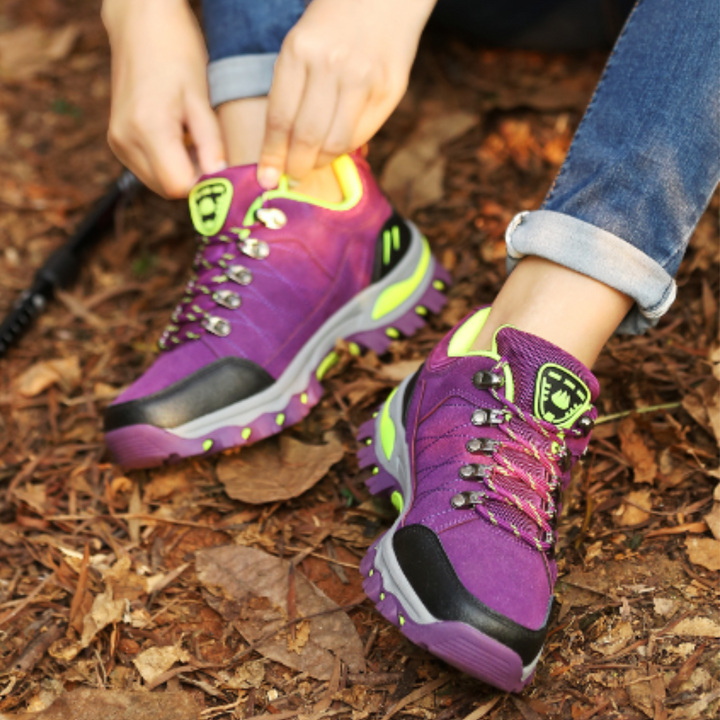 "Klassische orthopädische Damenschuhe, rutschfeste Sohle, ideal zum Wandern, in Grau, Lila, Rosenrot, Schwarz verfügbar."
