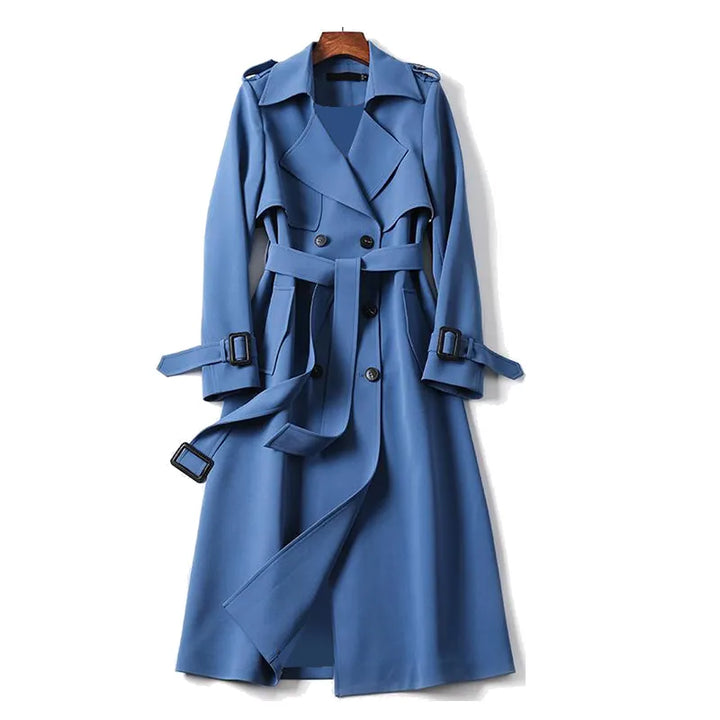 Klassischer Damen Trenchcoat in Beige, wasserdicht, zeitloses Design, ideal für wechselnde Witterungen und elegante Anlässe.
