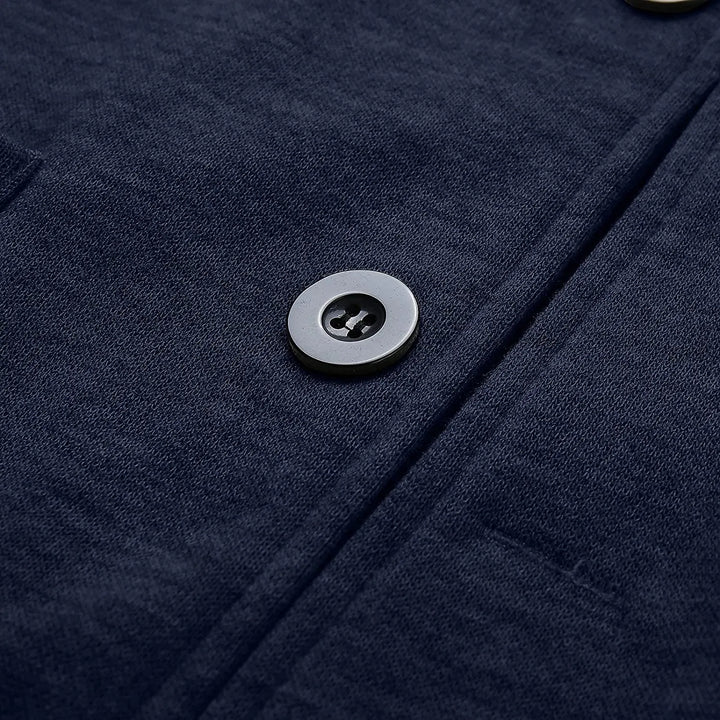 Klassischer Herrenblazer, zeitloses Design, dunkles Grau, elegante Passform, ideal für formelle und informelle Anlässe.