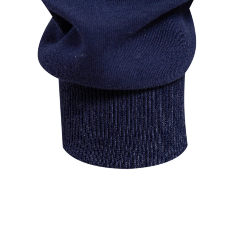 "Klassisches Rugby-Poloshirt für Herren, marineblau mit weißem Kragen, aus Baumwollmischung, sportlich-elegant."
