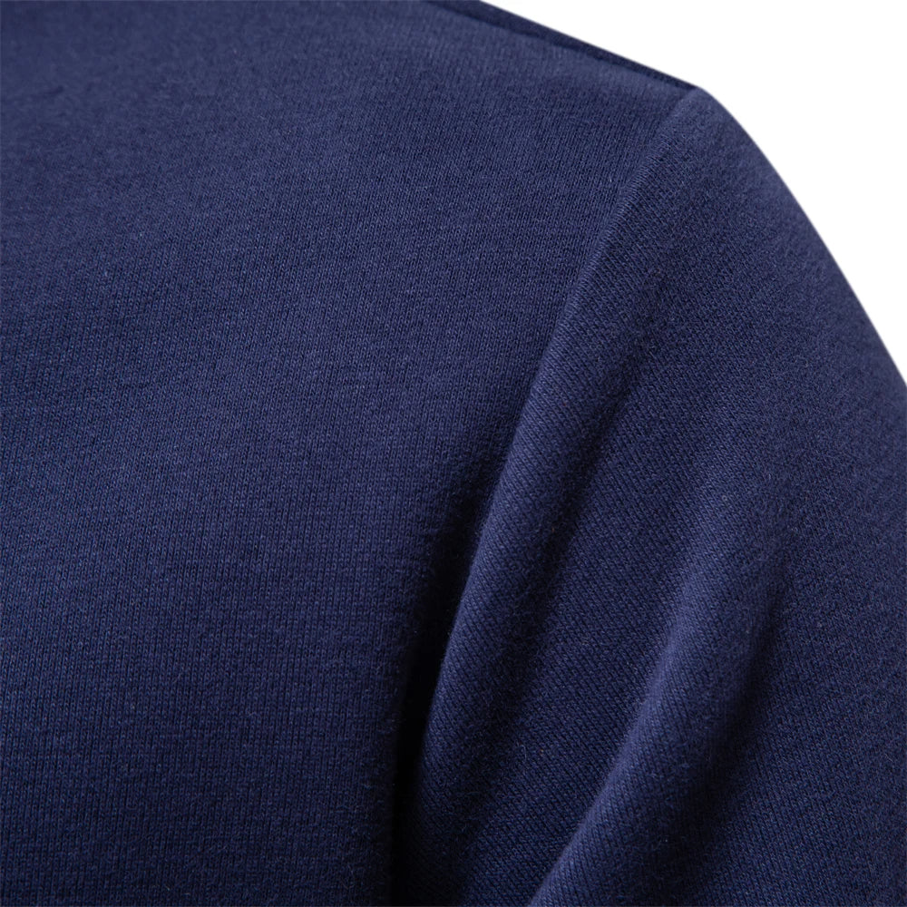 "Klassisches Rugby-Poloshirt für Herren, marineblau mit weißem Kragen, aus Baumwollmischung, sportlich-elegant."
