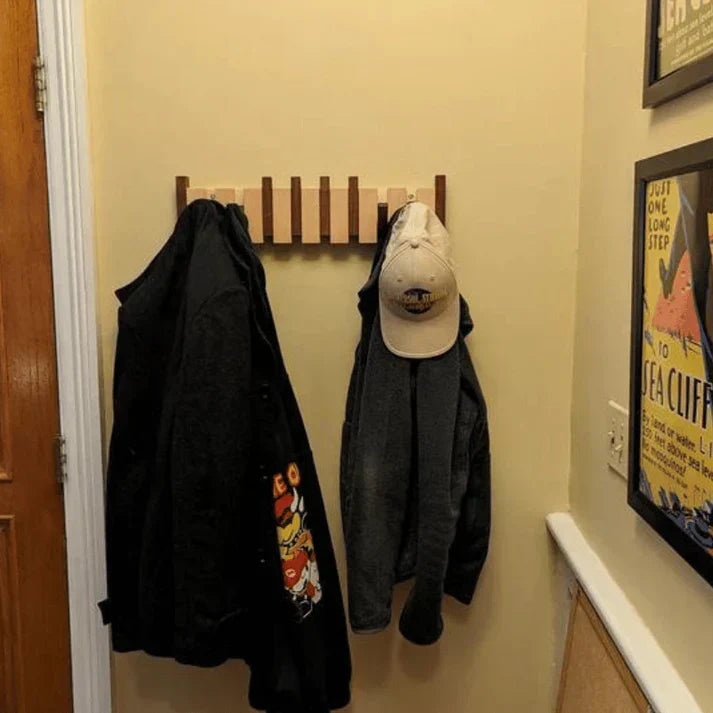 Klaviergarderobe aus Holz, kunstvoller Haken mit elegantem Design, ideal für Flur oder Büro, vielseitig und stilvoll.