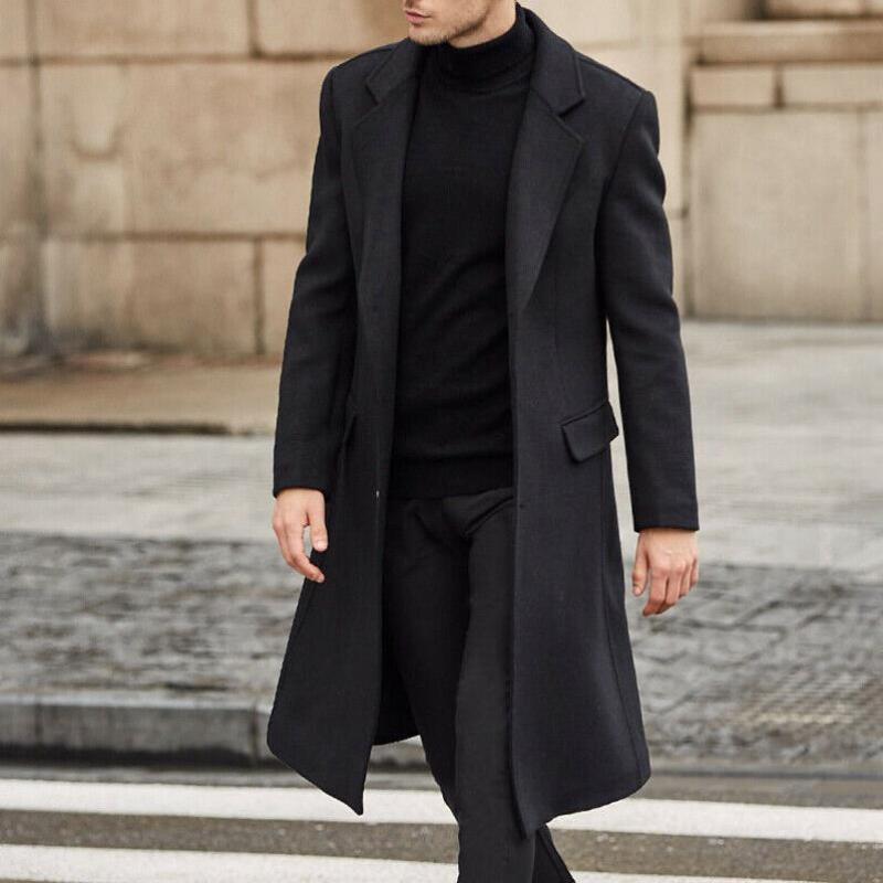 Knielanger Herrenmantel mit Reverskragen und Doppelknopf, stilvoll und elegant, ideal für formelle Anlässe.