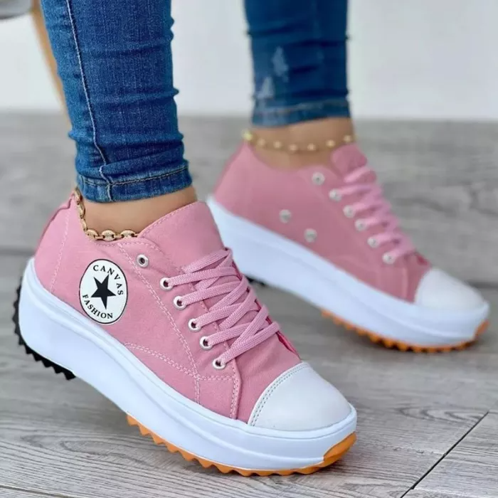 Komfortable Frauen-Orthopädie-Schuhe, stoßdämpfende Sohle, ergonomisch, rutschfest, braun mit Schnürsenkeln.