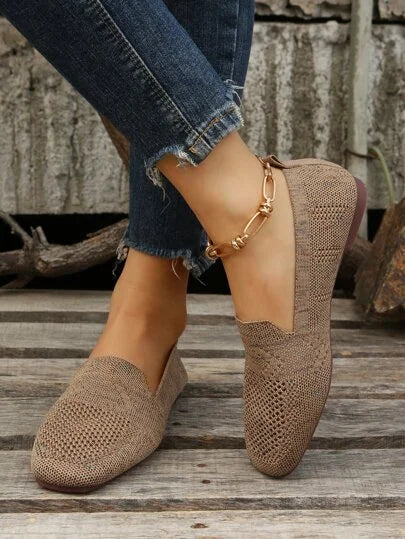 Komfortable, stilvolle orthopädische Damenschuhe in Beige; rutschfestes Design mit robusten Materialien für beste Fußgesundhe