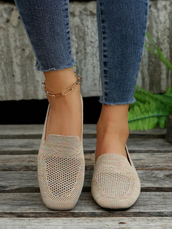 Komfortable, stilvolle orthopädische Damenschuhe in Beige; rutschfestes Design mit robusten Materialien für beste Fußgesundhe