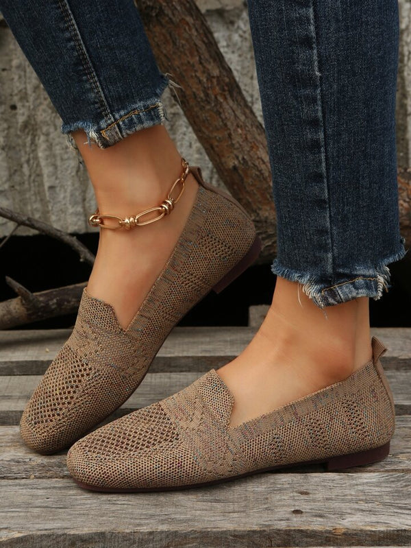Komfortable, stilvolle orthopädische Damenschuhe in Beige; rutschfestes Design mit robusten Materialien für beste Fußgesundhe