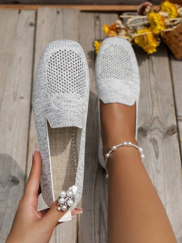 Komfortable, stilvolle orthopädische Damenschuhe in Beige; rutschfestes Design mit robusten Materialien für beste Fußgesundhe