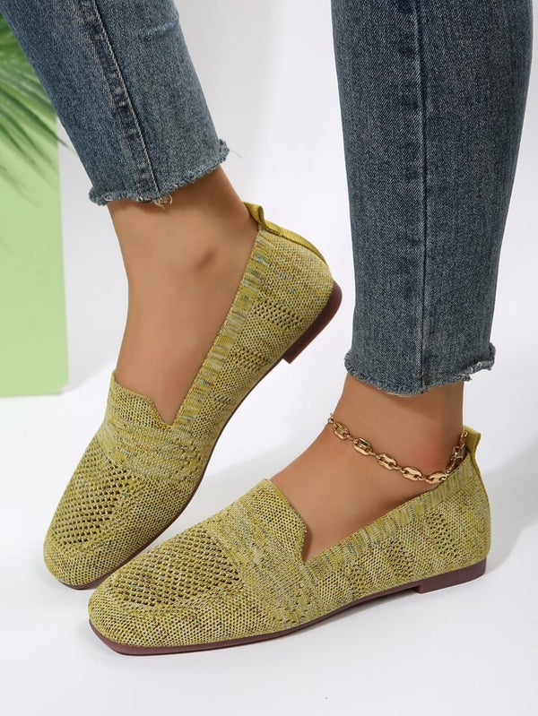 Komfortable, stilvolle orthopädische Damenschuhe in Beige; rutschfestes Design mit robusten Materialien für beste Fußgesundhe