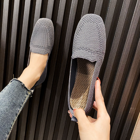 Komfortable, stilvolle orthopädische Damenschuhe in Beige; rutschfestes Design mit robusten Materialien für beste Fußgesundhe