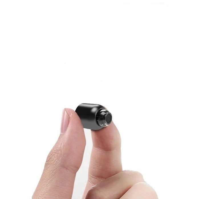 "Kompakte WiFi-Überwachungskamera mit Nachtsicht, Weitwinkelobjektiv und HD-Videoqualität für Innenräume."