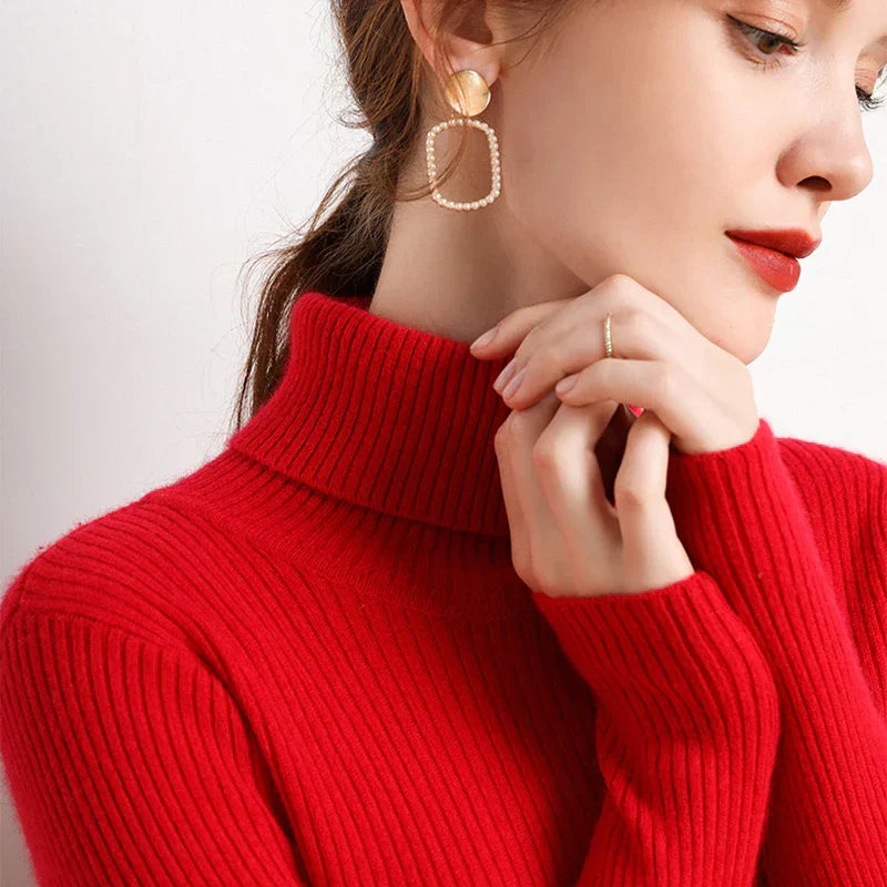 "Kuscheliger Damen Rollkragenpullover in Beige, elegant, ideal für Herbst/Winter, vielseitig kombinierbar für kalte Tage."