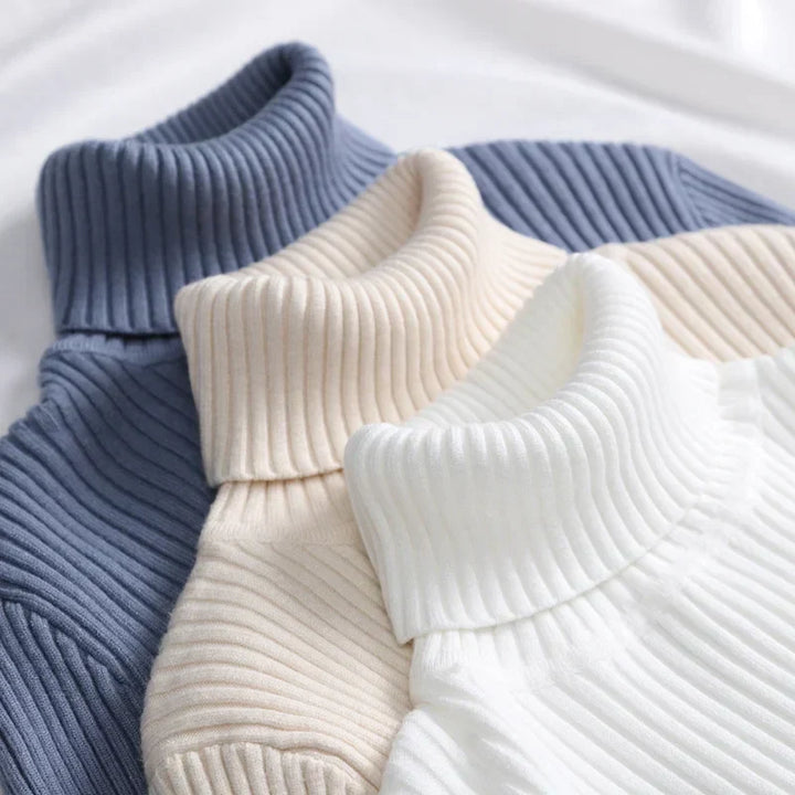 "Kuscheliger Damen Rollkragenpullover in Beige, elegant, ideal für Herbst/Winter, vielseitig kombinierbar für kalte Tage."