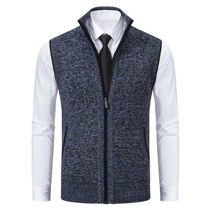 "Kuscheliger Fleece Strickpullover für Herren, grau meliert, atmungsaktiv, ideal für kalte Tage und stilvolle Eleganz."