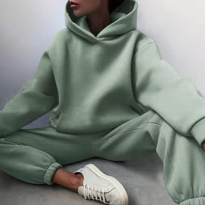 "Kuscheliges Jogging-Set für Damen, gemütlicher Zweiteiler in zeitlosem Design, ideal für Freizeit und Entspannung"