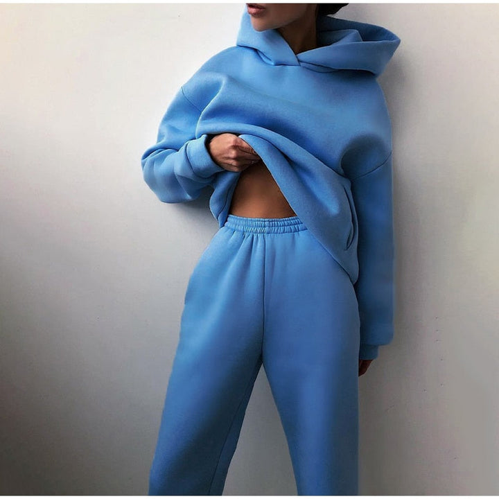 "Kuscheliges Jogging-Set für Damen, gemütlicher Zweiteiler in zeitlosem Design, ideal für Freizeit und Entspannung"