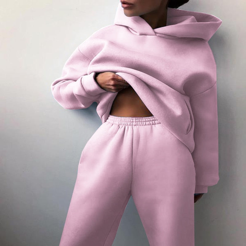 "Kuscheliges Jogging-Set für Damen, gemütlicher Zweiteiler in zeitlosem Design, ideal für Freizeit und Entspannung"