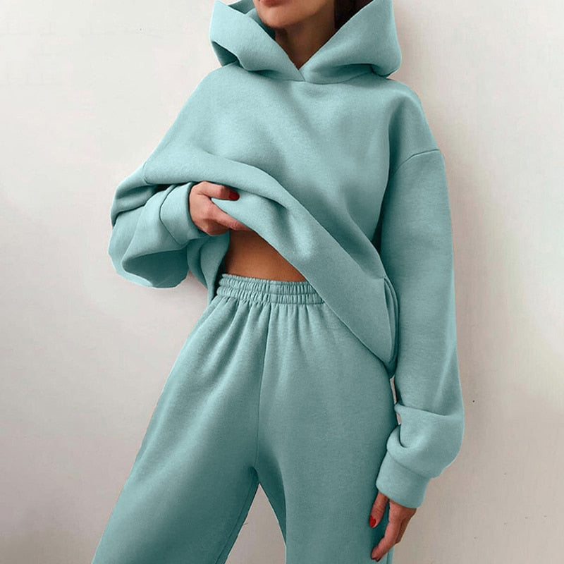 "Kuscheliges Jogging-Set für Damen, gemütlicher Zweiteiler in zeitlosem Design, ideal für Freizeit und Entspannung"