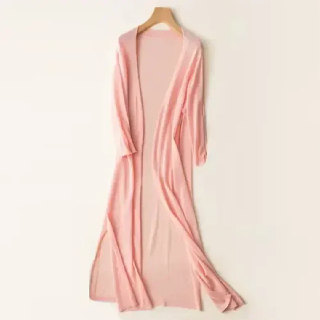 "Lange Damen Strickjacke, fließender Schnitt, weiches Material, ideal für Büro und Freizeit, Vorderansicht"