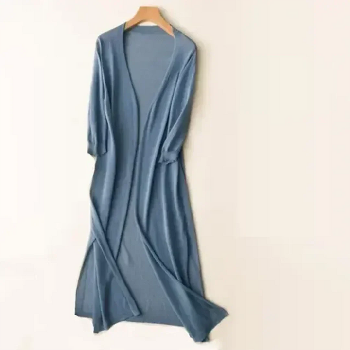 "Lange Damen Strickjacke, fließender Schnitt, weiches Material, ideal für Büro und Freizeit, Vorderansicht"