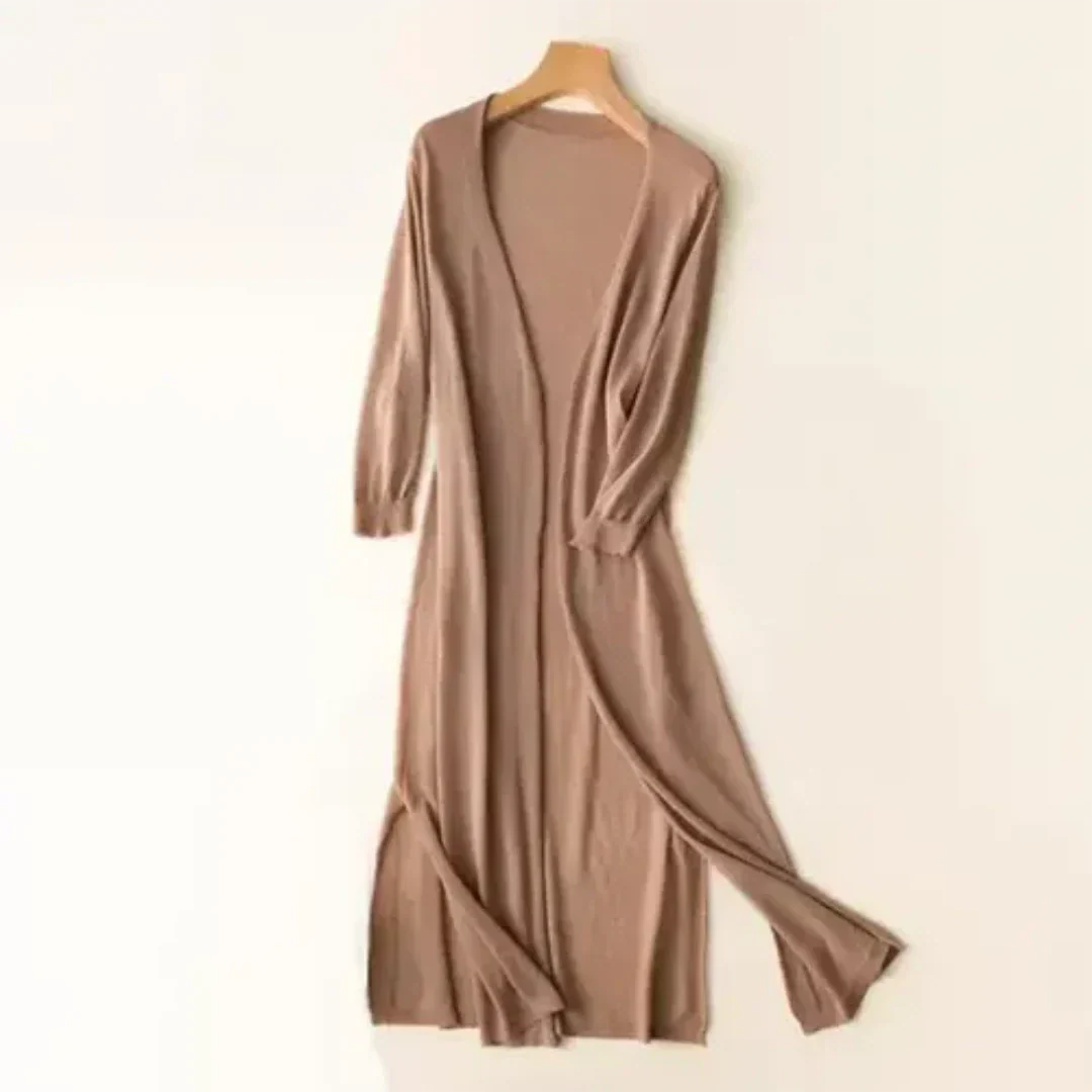 "Lange Damen Strickjacke, fließender Schnitt, weiches Material, ideal für Büro und Freizeit, Vorderansicht"
