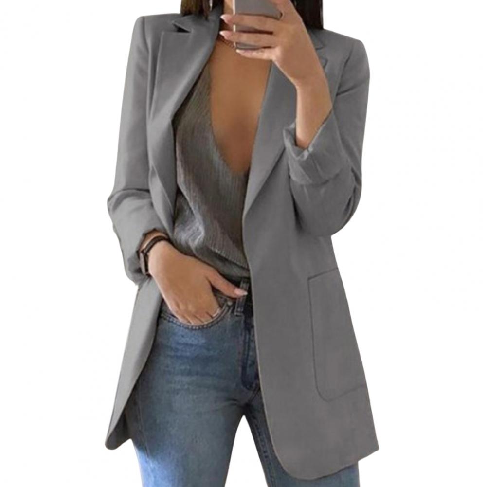Langer Damenblazer mit eleganter offener Front und langen Ärmeln, gefertigt aus luxuriösem, hochwertigem Material.