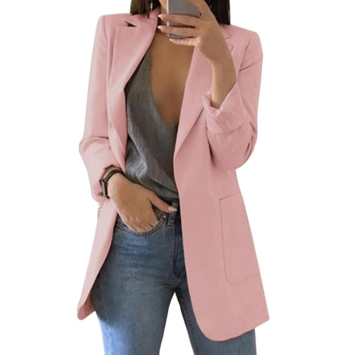 Langer Damenblazer mit eleganter offener Front und langen Ärmeln, gefertigt aus luxuriösem, hochwertigem Material.