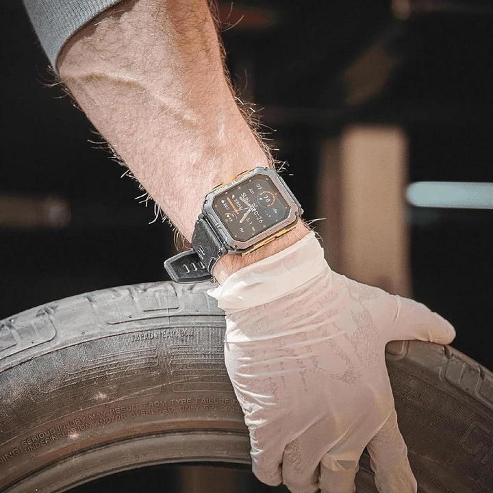 Langlebige militärische Smartwatch mit robustem Design, AMOLED-Display, Titan-Gehäuse und Gesundheitsfunktionen, vor Outdoor-