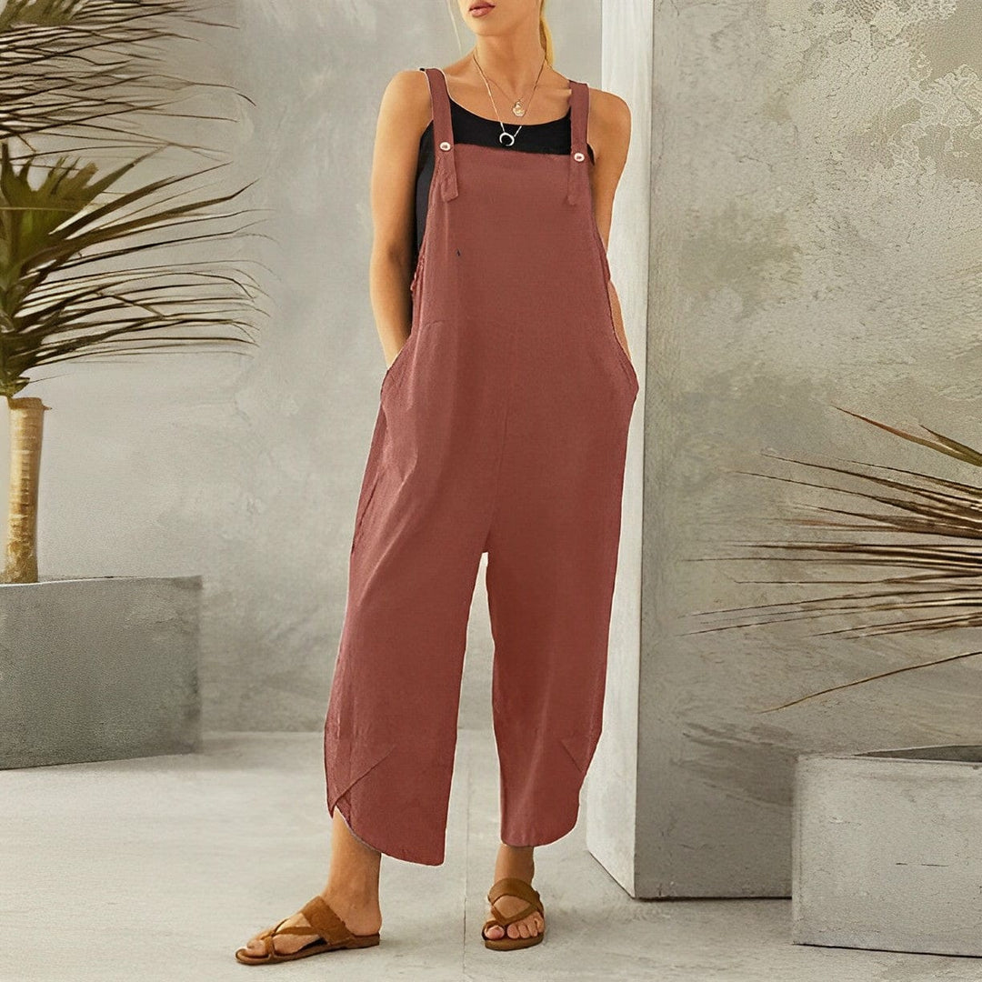 "Lässige Sommer-Latzhose Damen aus Baumwolle, blau, verstellbare Träger, sommerlicher Freizeitlook, bequem und stilvoll."
