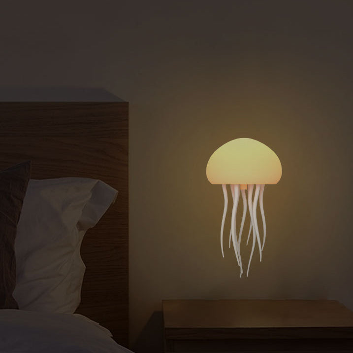 "Lebensechtes Medusen-Nachtlicht mit bunten Farben und abnehmbaren Tentakeln, ideal für stimmungsvolle Wohnräume."