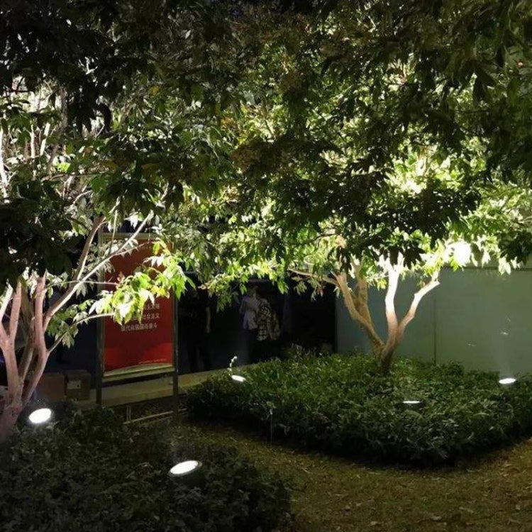 "LED Flutlicht COB, wasserdicht, 7 Farben, Aluminiumgehäuse, justierbarer Lampenkörper, ideal für Außenbeleuchtung."