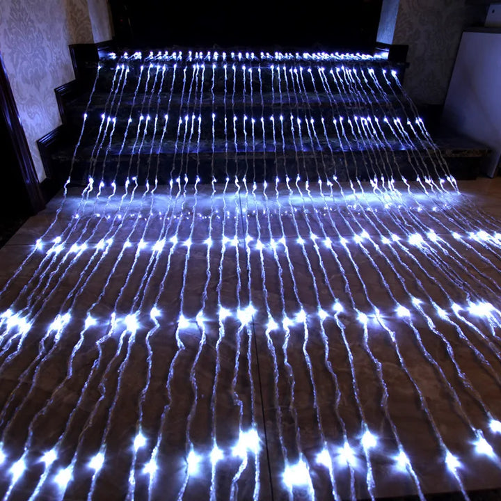 LED Lichtervorhang mit Farbwechsel für stimmungsvolle Dekoration, ideal für Fenster und Wände, einfache Montage.