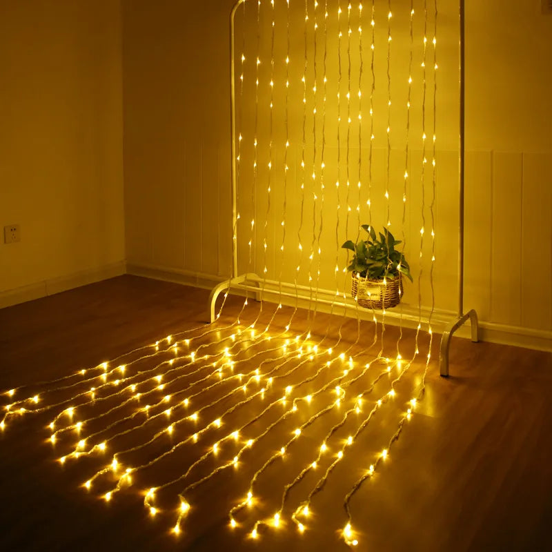 LED Lichtervorhang mit Farbwechsel für stimmungsvolle Dekoration, ideal für Fenster und Wände, einfache Montage.