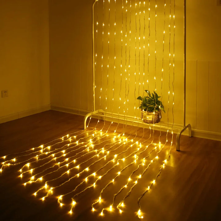 LED Lichtervorhang mit Farbwechsel für stimmungsvolle Dekoration, ideal für Fenster und Wände, einfache Montage.
