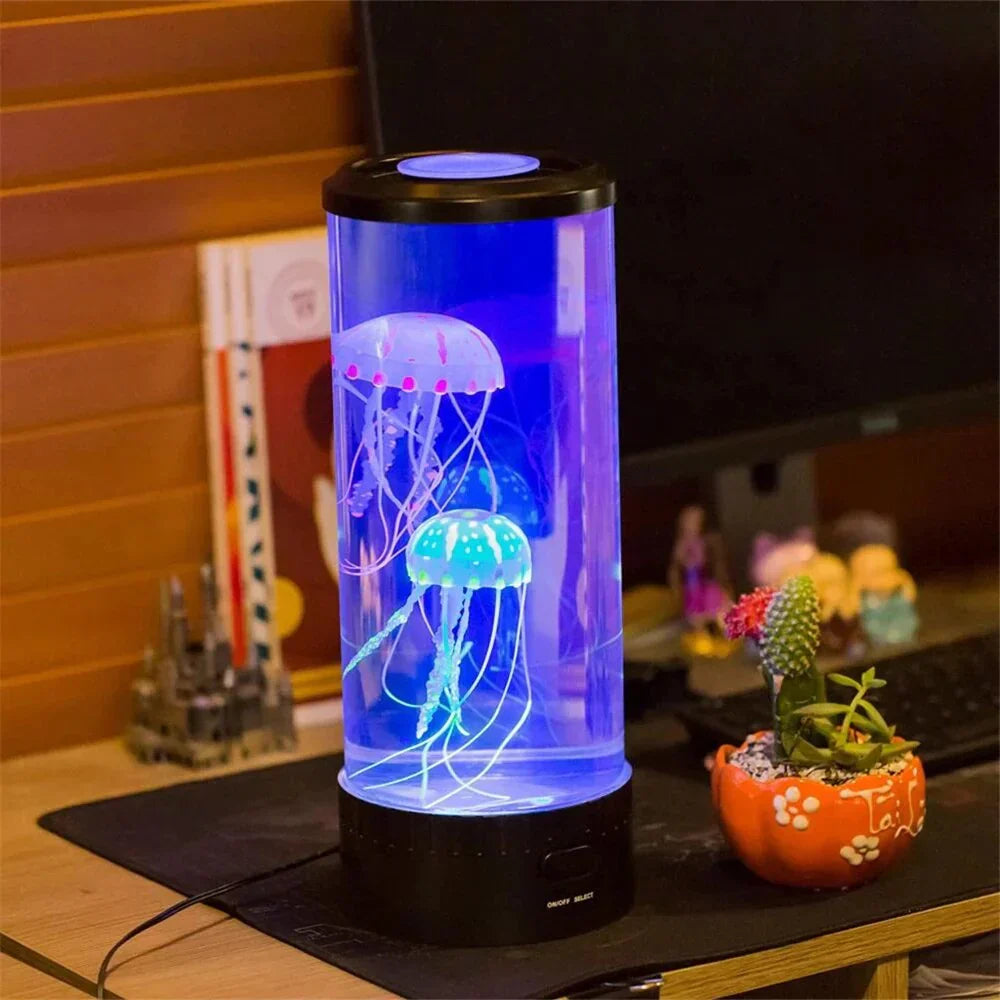 "LED Medusen Lava Lampe mit bunten Quallen-Effekt, schwebend in klarem Wasser, für entspannende Wohnatmosphäre."