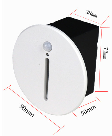 LED-Treppenbeleuchtung mit Sensor, schlankes Aluminiumdesign, Energieeffizienz und warmes, stilvolles Ambiente.